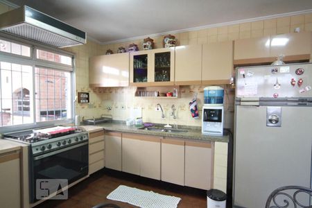 Casa à venda com 165m², 3 quartos e 2 vagas Casa à venda com 165m², 3 quartos e 2 vagasCozinha