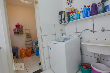 Casa à venda com 192m², 3 quartos e 4 vagas Casa à venda com 192m², 3 quartos e 4 vagasÁrea de Serviço