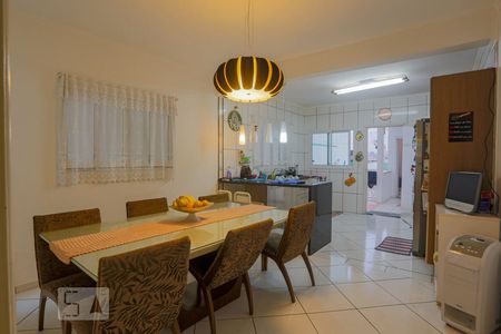 Casa à venda com 192m², 3 quartos e 4 vagas Casa à venda com 192m², 3 quartos e 4 vagasCopa Cozinha