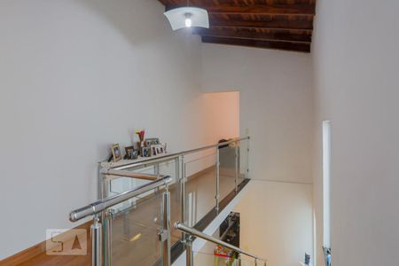 Casa à venda com 192m², 3 quartos e 4 vagas Casa à venda com 192m², 3 quartos e 4 vagasCorredor