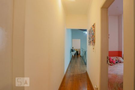 Casa à venda com 192m², 3 quartos e 4 vagas Casa à venda com 192m², 3 quartos e 4 vagasCorredor de Acesso