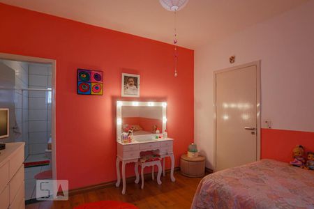 Casa à venda com 192m², 3 quartos e 4 vagas Casa à venda com 192m², 3 quartos e 4 vagasQuarto 2 Suíte