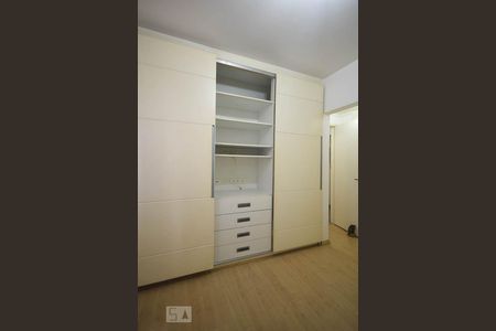 Apartamento à venda com 98m², 3 quartos e 2 vagas Apartamento à venda com 98m², 3 quartos e 2 vagasArmário da Suíte