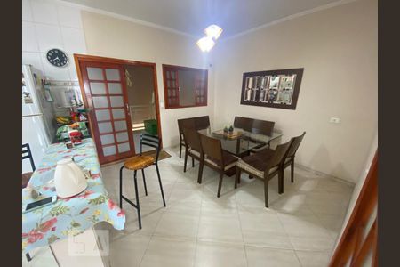 Casa para alugar com 350m², 4 quartos e 8 vagas Casa para alugar com 350m², 4 quartos e 8 vagasCozinha