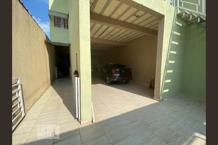 Casa para alugar com 350m², 4 quartos e 8 vagas Casa para alugar com 350m², 4 quartos e 8 vagasÁrea Externa