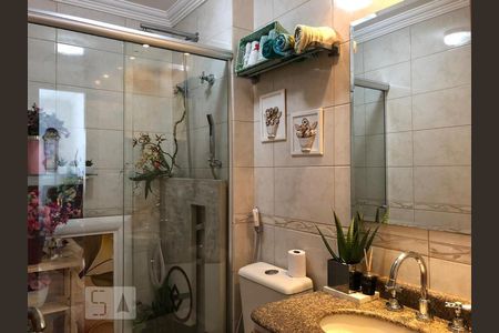 Apartamento à venda com 100m², 3 quartos e 2 vagas Apartamento à venda com 100m², 3 quartos e 2 vagasBanheiro