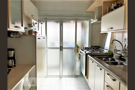 Apartamento à venda com 100m², 3 quartos e 2 vagas Apartamento à venda com 100m², 3 quartos e 2 vagasCozinha
