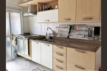 Apartamento à venda com 100m², 3 quartos e 2 vagas Apartamento à venda com 100m², 3 quartos e 2 vagasCozinha