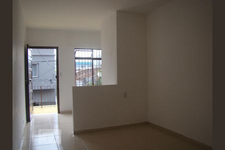 Sala/Quarto de kitnet/studio à venda com 7 quartos, 240m² em Vila Santa Luzia, Taboão da Serra