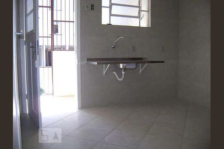 Casa para alugar com 70m², 4 quartos e sem vaga