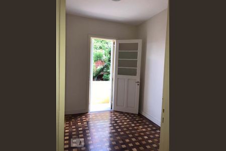 Casa para alugar com 70m², 4 quartos e sem vaga