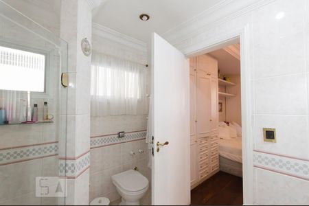 Apartamento para alugar com 290m², 2 quartos e 1 vaga Apartamento para alugar com 290m², 2 quartos e 1 vagaBanheiro da Suíte 2