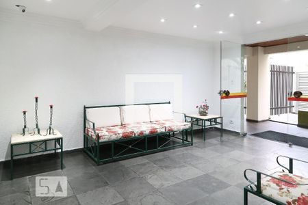 Apartamento à venda com 82m², 2 quartos e 1 vaga Apartamento à venda com 82m², 2 quartos e 1 vagaHall