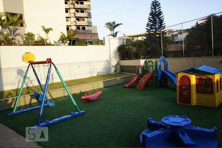 Apartamento à venda com 82m², 2 quartos e 1 vaga Apartamento à venda com 82m², 2 quartos e 1 vagaPlayground