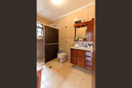 Casa à venda com 240m², 4 quartos e 2 vagasBanheiro quarto 1 suíte