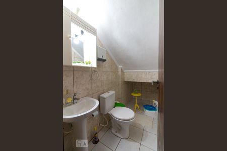 Casa à venda com 240m², 4 quartos e 2 vagasLavabo