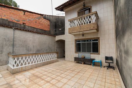 Casa à venda com 240m², 4 quartos e 2 vagasVaranda da casa