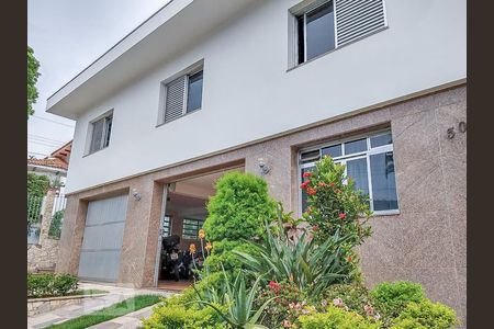 Casa à venda com 250m², 4 quartos e 5 vagas Casa à venda com 250m², 4 quartos e 5 vagasÁrea Externa