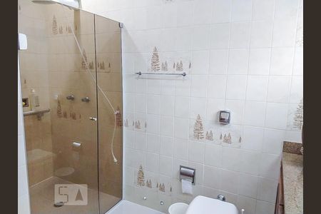 Casa à venda com 250m², 4 quartos e 5 vagas Casa à venda com 250m², 4 quartos e 5 vagasBanheiro Social