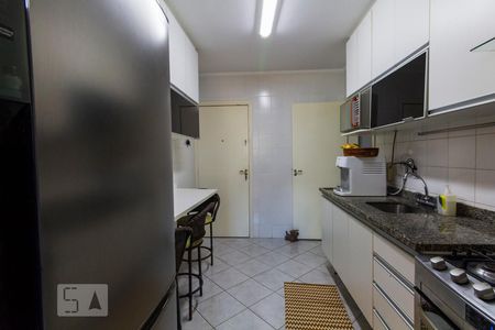 Apartamento à venda com 105m², 4 quartos e 2 vagasCozinha