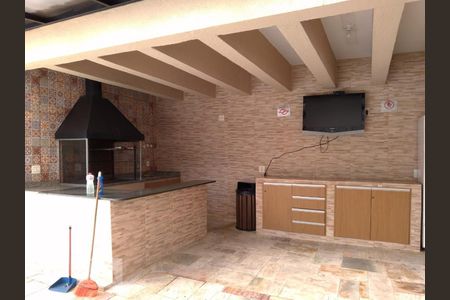 Apartamento à venda com 105m², 4 quartos e 2 vagasChurrasqueira