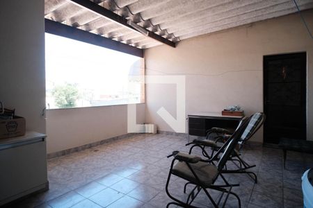 Casa à venda com 180m², 3 quartos e 6 vagasÁrea de Serviço