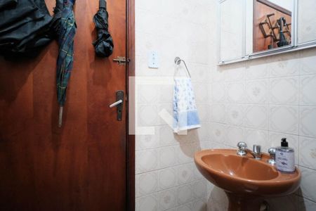 Casa à venda com 180m², 3 quartos e 6 vagasBanheiro Social