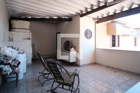 Casa à venda com 180m², 3 quartos e 6 vagasÁrea de Serviço