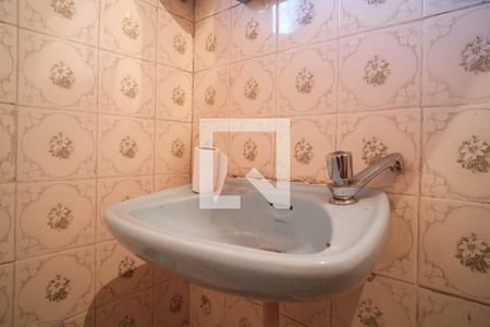 Casa à venda com 180m², 3 quartos e 6 vagasBanheiro Social 2