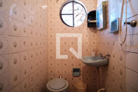 Casa à venda com 180m², 3 quartos e 6 vagasBanheiro Social 2