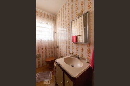 Casa à venda com 125m², 3 quartos e 2 vagasBanheiro