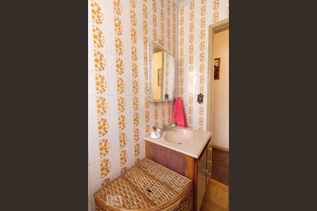 Casa à venda com 125m², 3 quartos e 2 vagasBanheiro