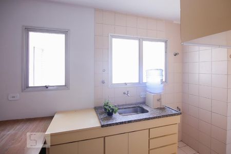 Cozinha de apartamento para alugar com 1 quarto, 28m² em Campos Elíseos, São Paulo