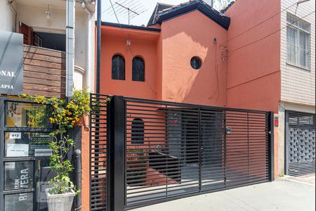 Casa à venda com 450m², 8 quartos e sem vaga Casa à venda com 450m², 8 quartos e sem vagaFachada