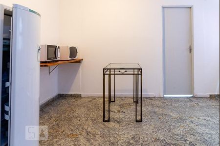 Casa à venda com 450m², 8 quartos e sem vaga Casa à venda com 450m², 8 quartos e sem vagaCozinha