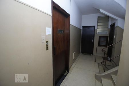 Apartamento à venda com 91m², 2 quartos e sem vagaCorredor da entrada de serviço