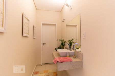 Casa à venda com 759m², 4 quartos e 8 vagas Casa à venda com 759m², 4 quartos e 8 vagasLavabo