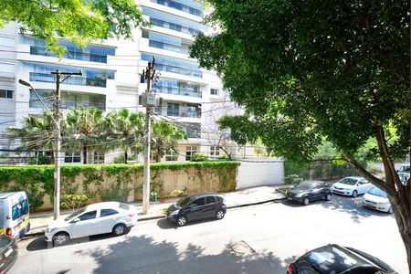 Vista de casa à venda com 5 quartos, 176m² em Vila Romana, São Paulo
