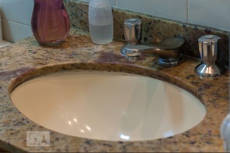 Apartamento à venda com 62m², 2 quartos e 1 vagaDetalhe Banheiro da Suíte