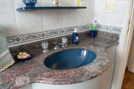 Apartamento à venda com 125m², 3 quartos e 2 vagas Apartamento à venda com 125m², 3 quartos e 2 vagasBANHEIRO