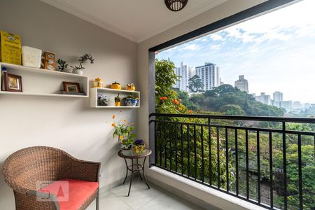 varanda de casa para alugar com 3 quartos, 225m² em Sumaré, São Paulo