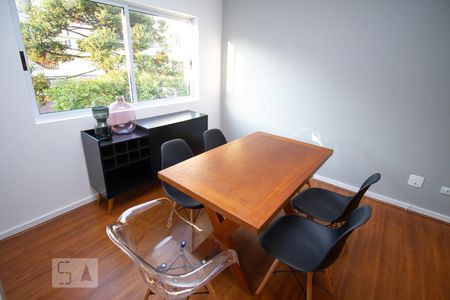 Sala de apartamento para alugar com 2 quartos, 86m² em Água Verde, Curitiba