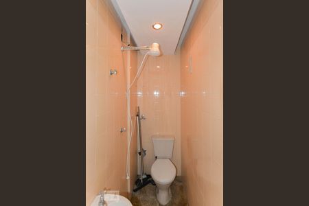 Apartamento à venda com 140m², 1 quarto e 2 vagas Apartamento à venda com 140m², 1 quarto e 2 vagasBanheiro de Serviço