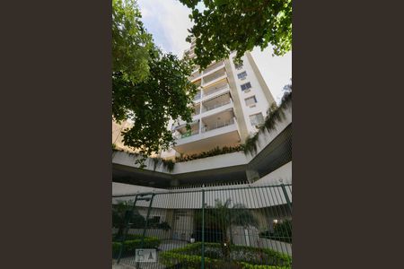 Apartamento à venda com 140m², 1 quarto e 2 vagas Apartamento à venda com 140m², 1 quarto e 2 vagasFachada