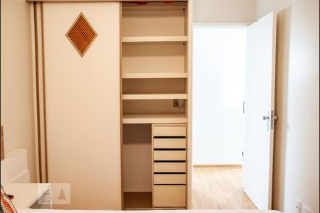 Apartamento à venda com 48m², 1 quarto e sem vagaQuarto