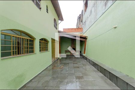 Casa à venda com 220m², 3 quartos e 5 vagasQuintal