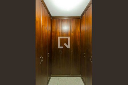 Casa à venda com 220m², 3 quartos e 5 vagasCloset Suíte