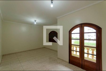 Casa à venda com 220m², 3 quartos e 5 vagasSuíte