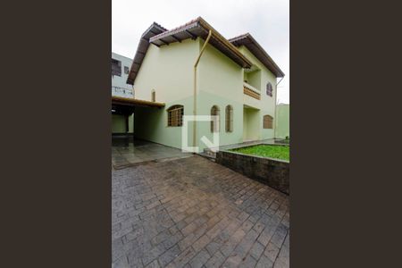 Casa à venda com 220m², 3 quartos e 5 vagasFachada Interna