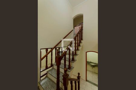 Casa à venda com 220m², 3 quartos e 5 vagasEscada